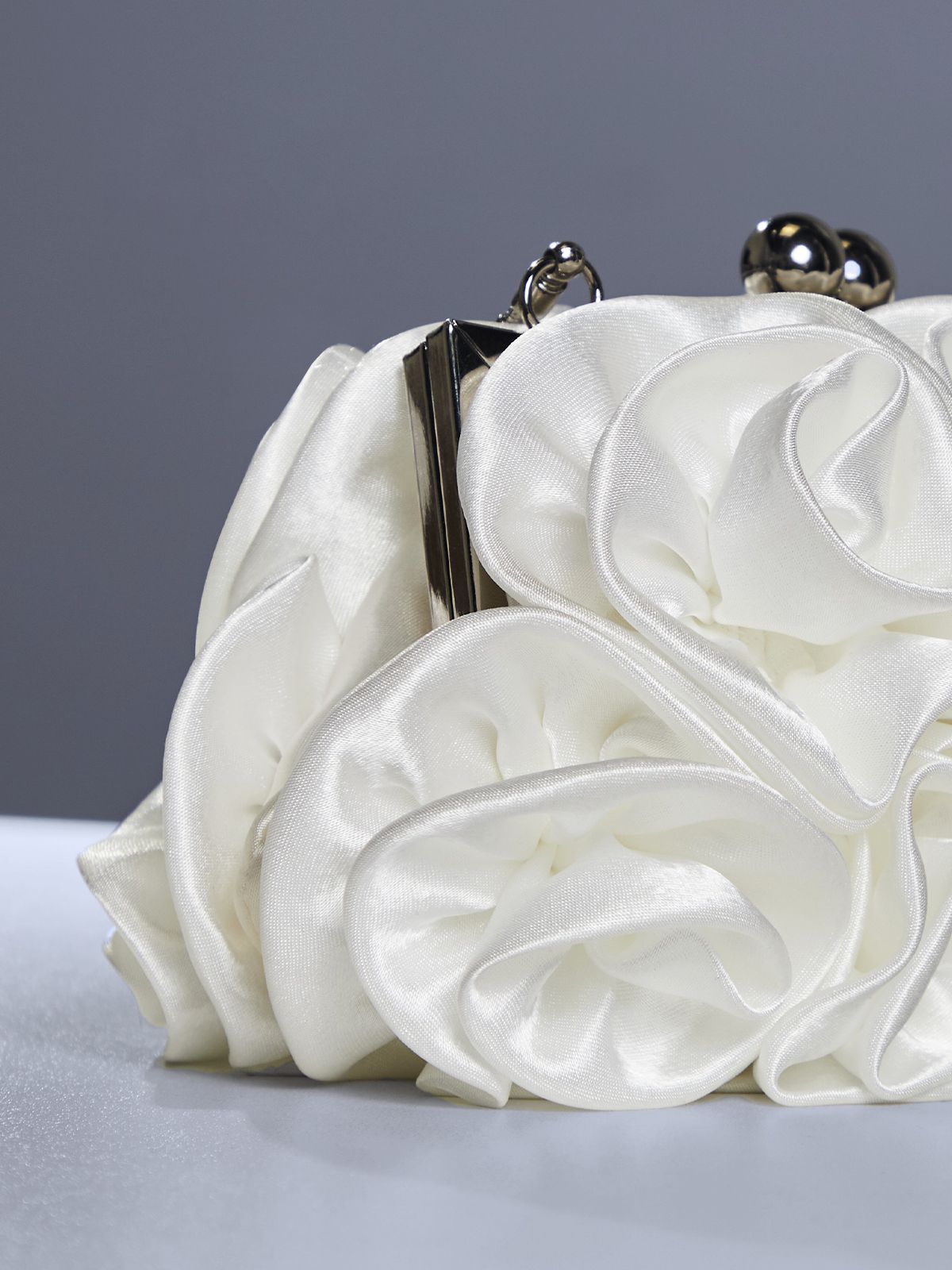 Sac floral en satin blanc Adahy