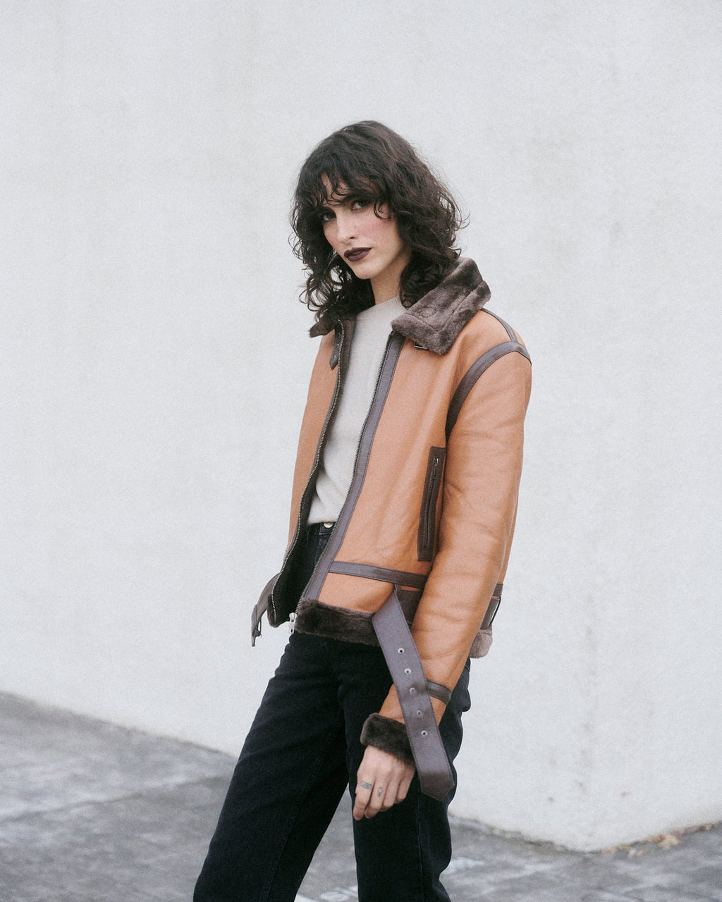 Blouson aviateur court camel, moderne et élégant