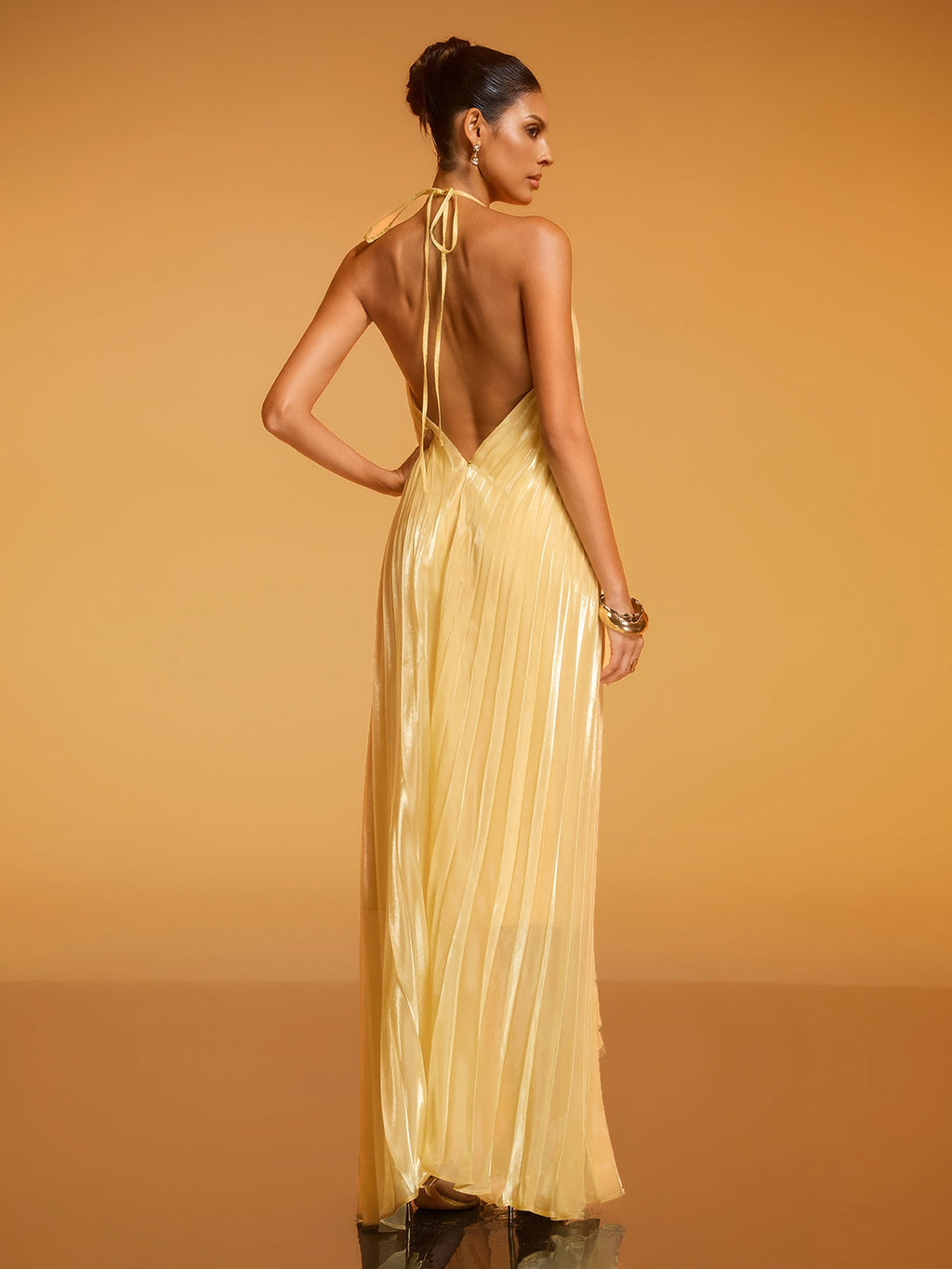 Robe longue métallisée plissée dos nu Belvix
