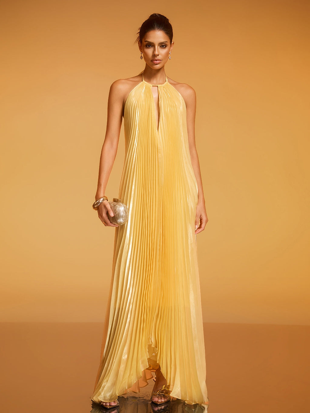 Robe longue métallisée plissée dos nu Belvix