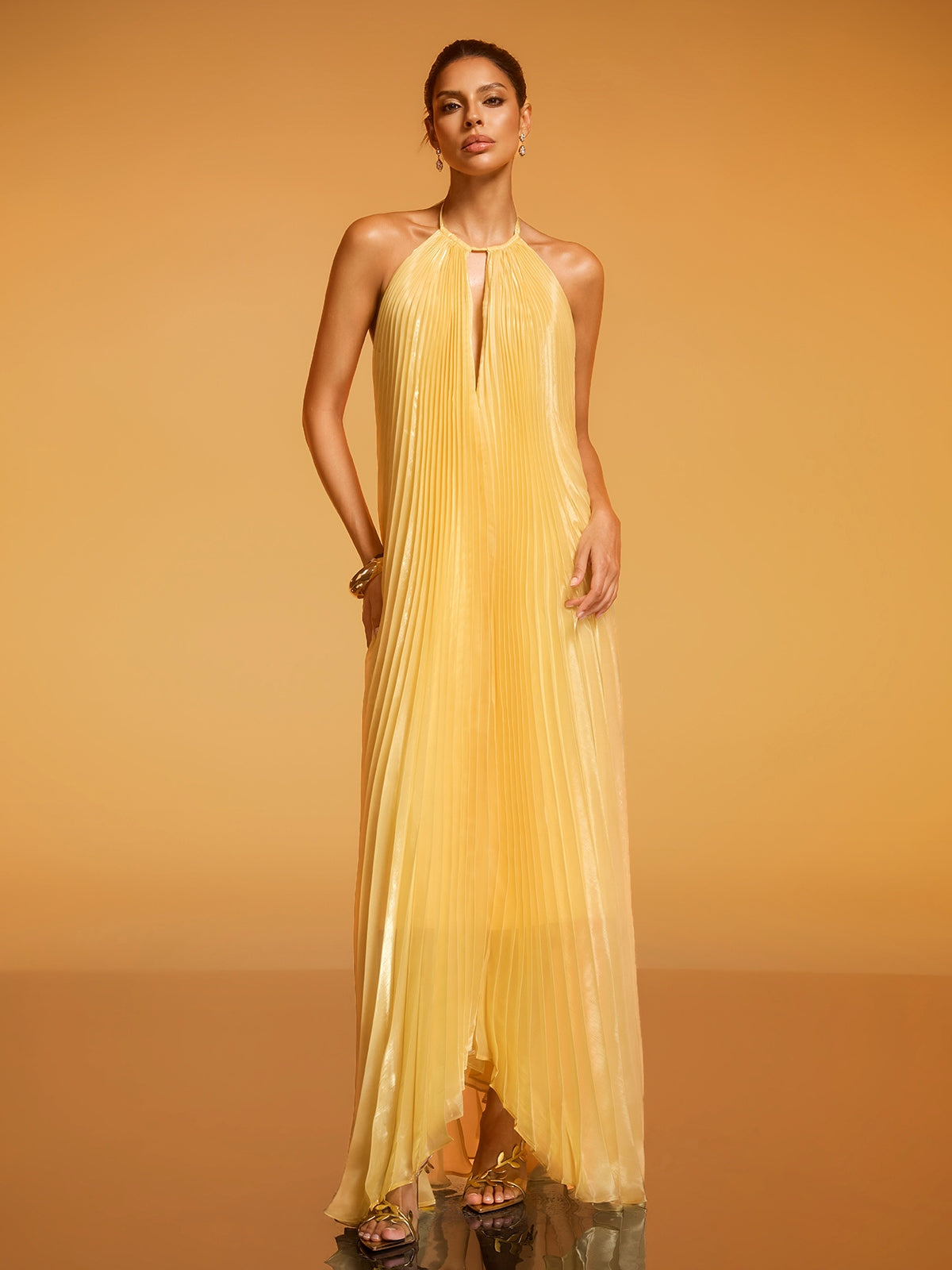 Robe longue métallisée plissée dos nu Belvix