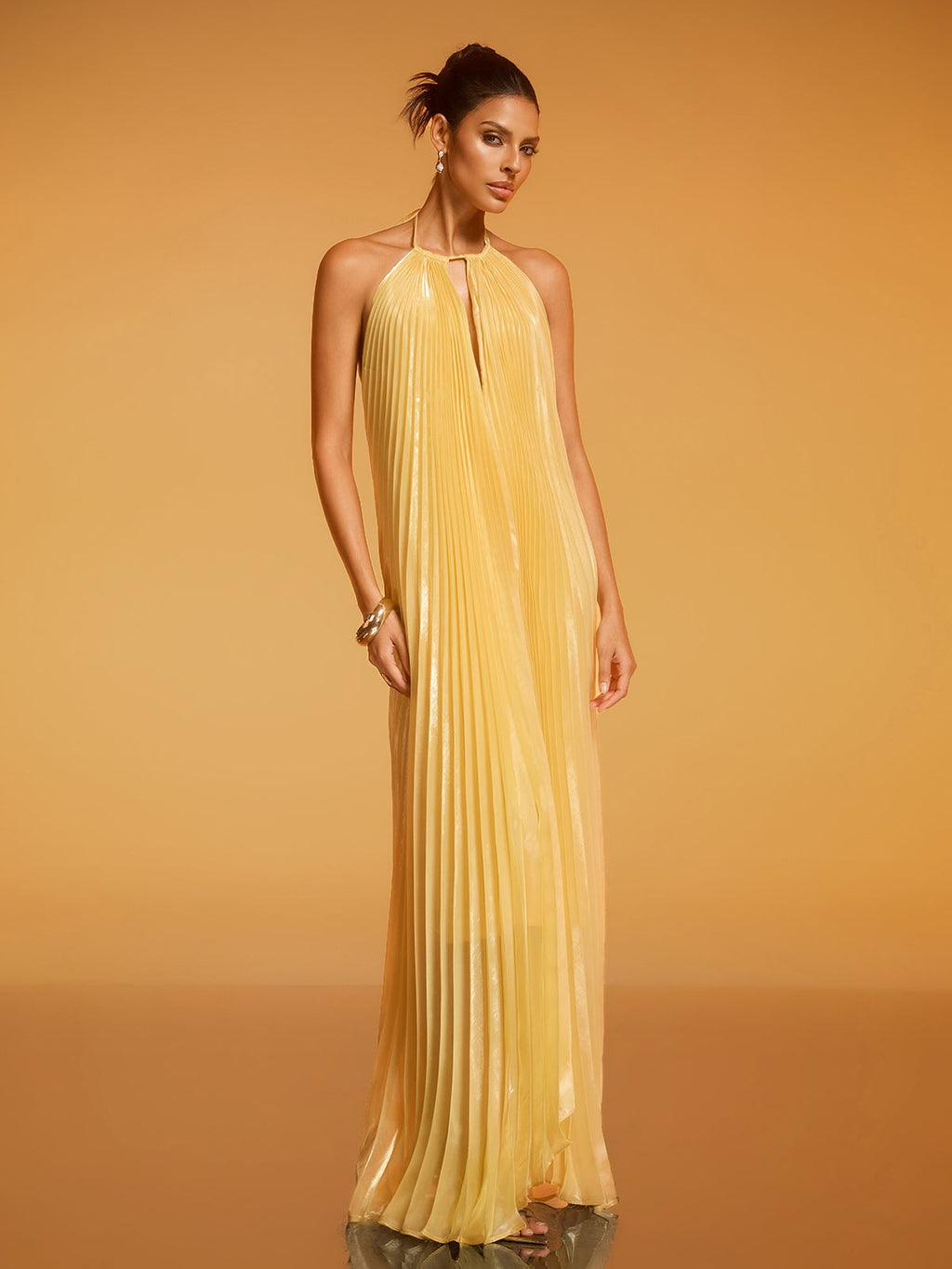 Robe longue métallisée plissée dos nu Belvix