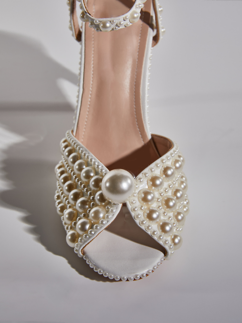 Sandales Cyrix à brides perlées couleur abricot