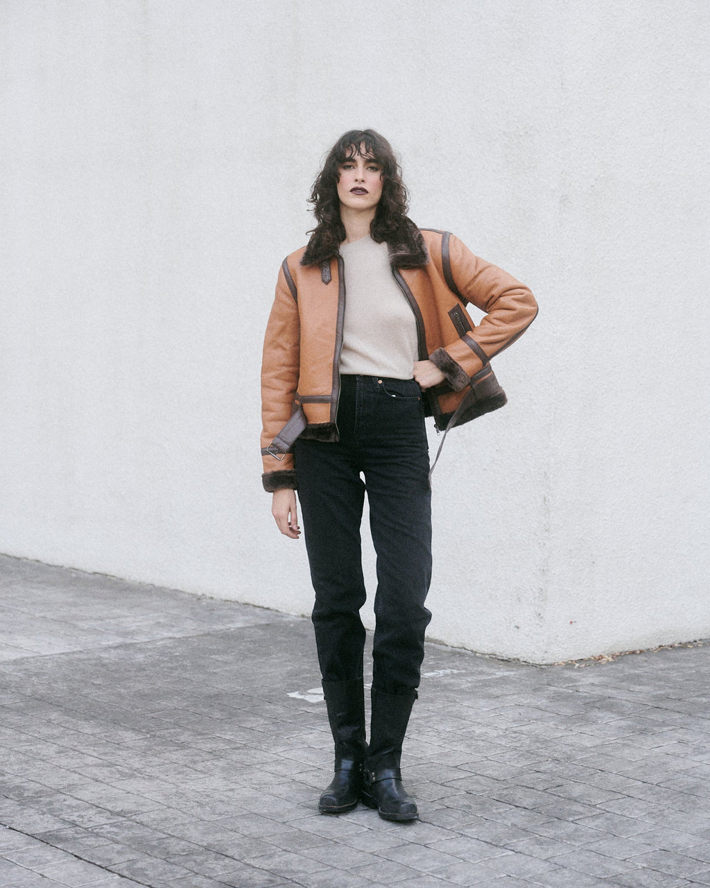 Blouson aviateur court camel, moderne et élégant