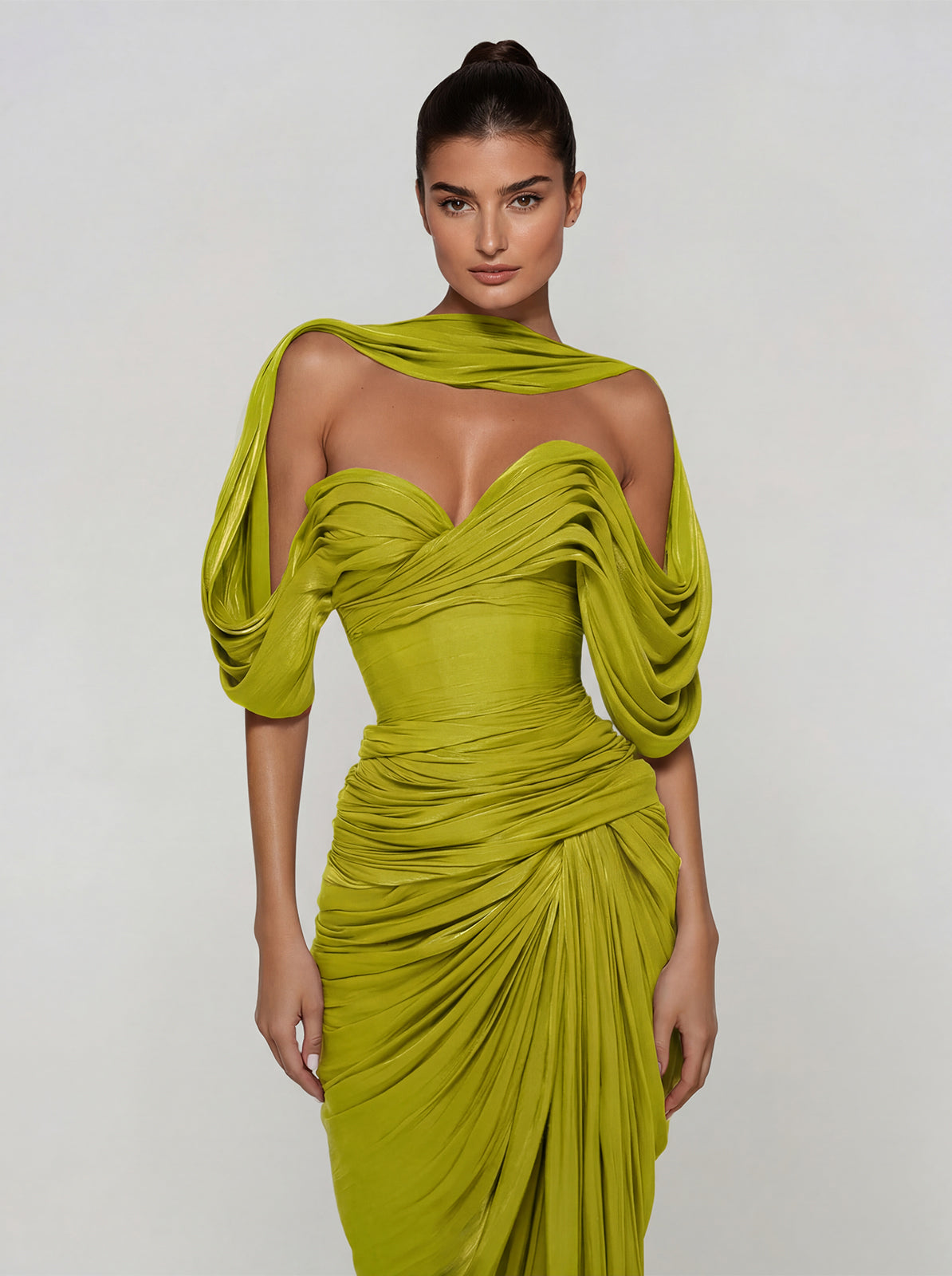 Robe longue drapée élégante Drexen à épaules dénudées, vert chartreuse éclatant