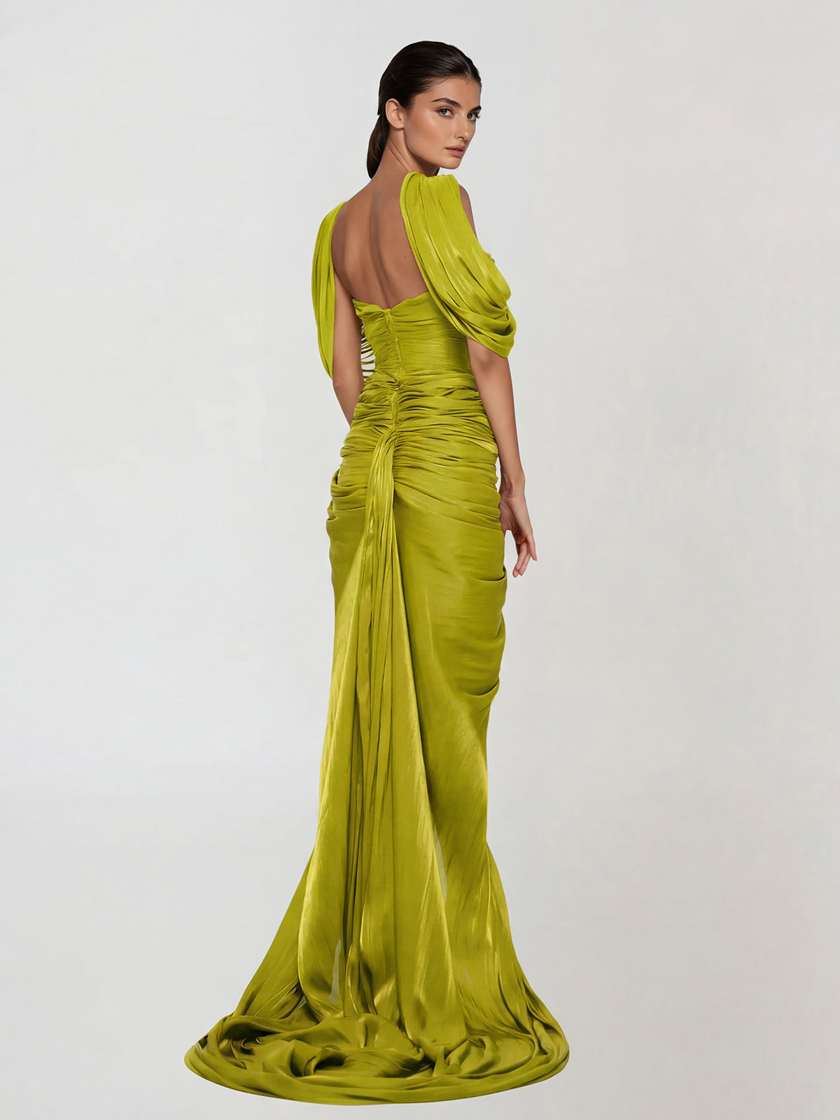 Robe longue drapée élégante Drexen à épaules dénudées, vert chartreuse éclatant