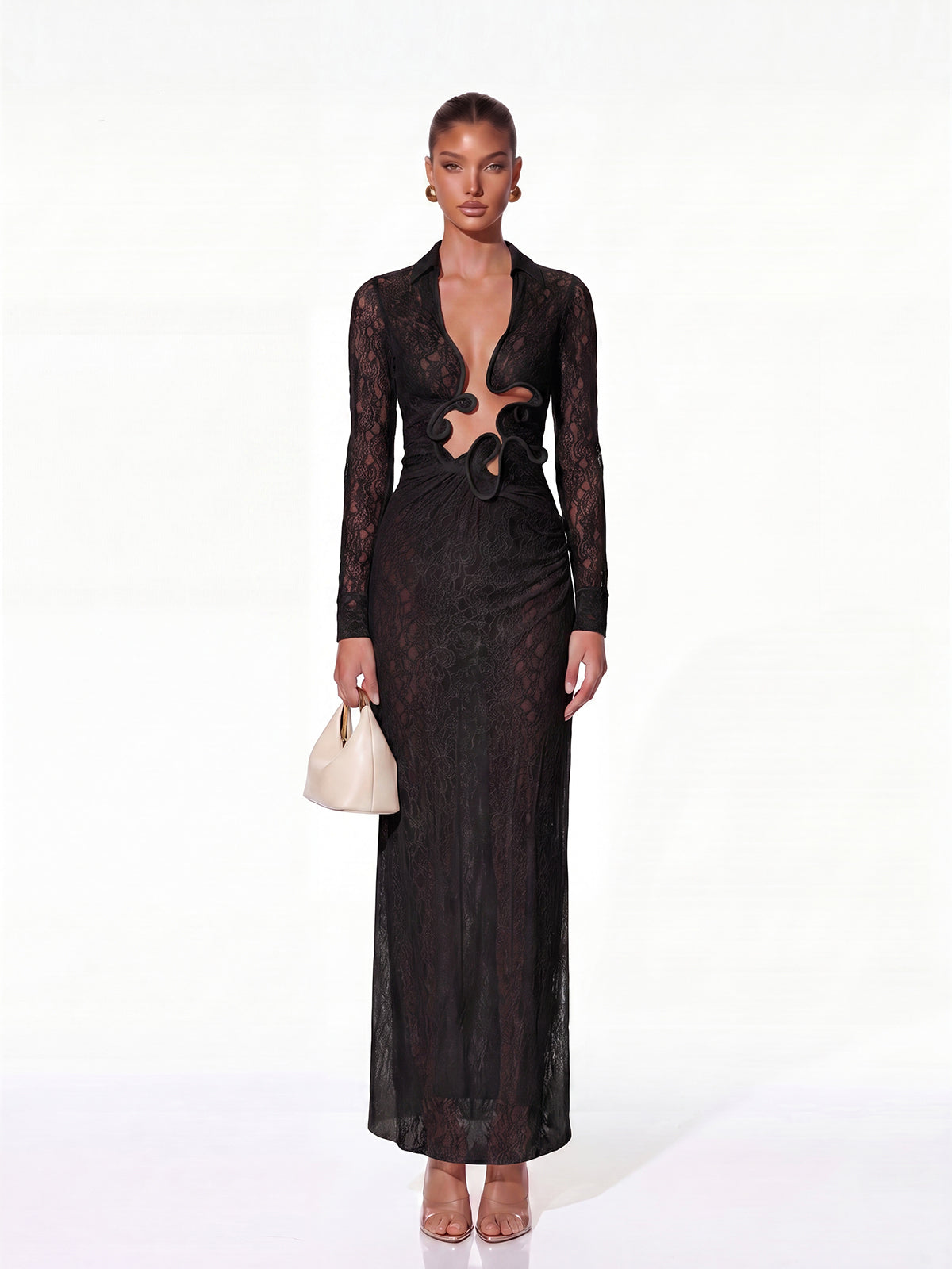 Robe longue noire en dentelle Fylorix à décolleté plongeant