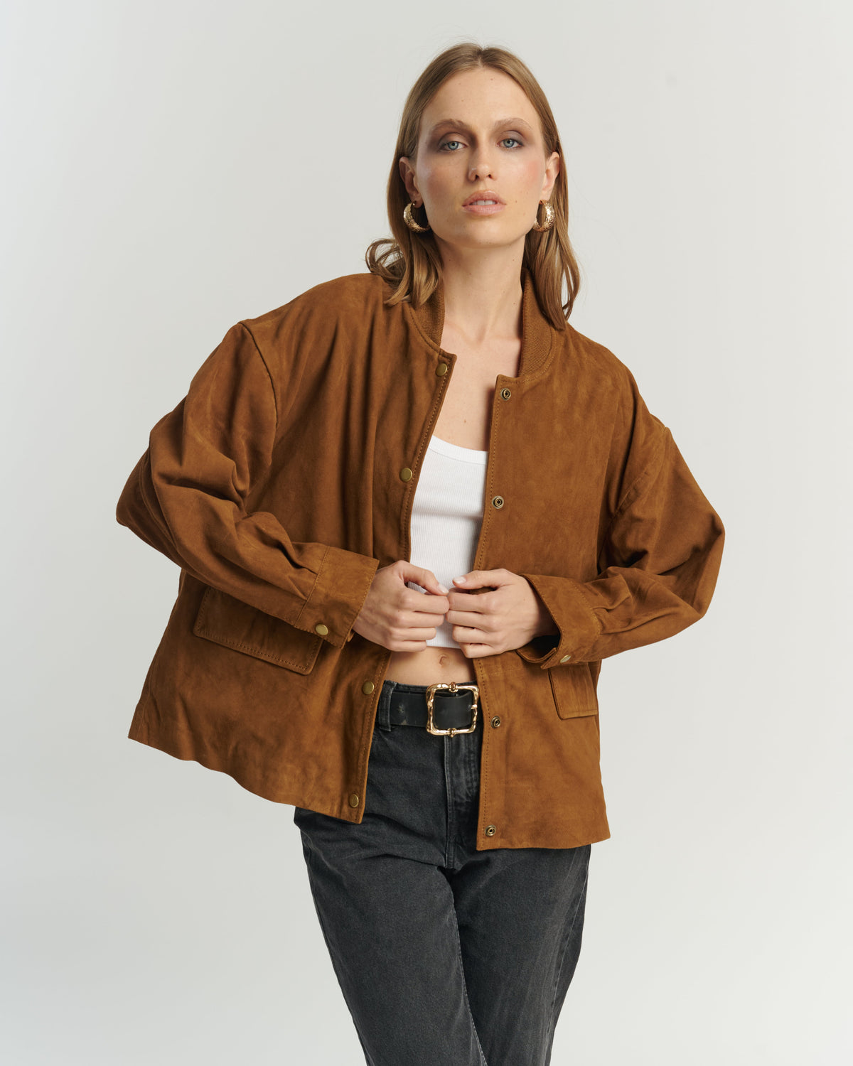Veste en daim couleur camel élégante et polyvalente