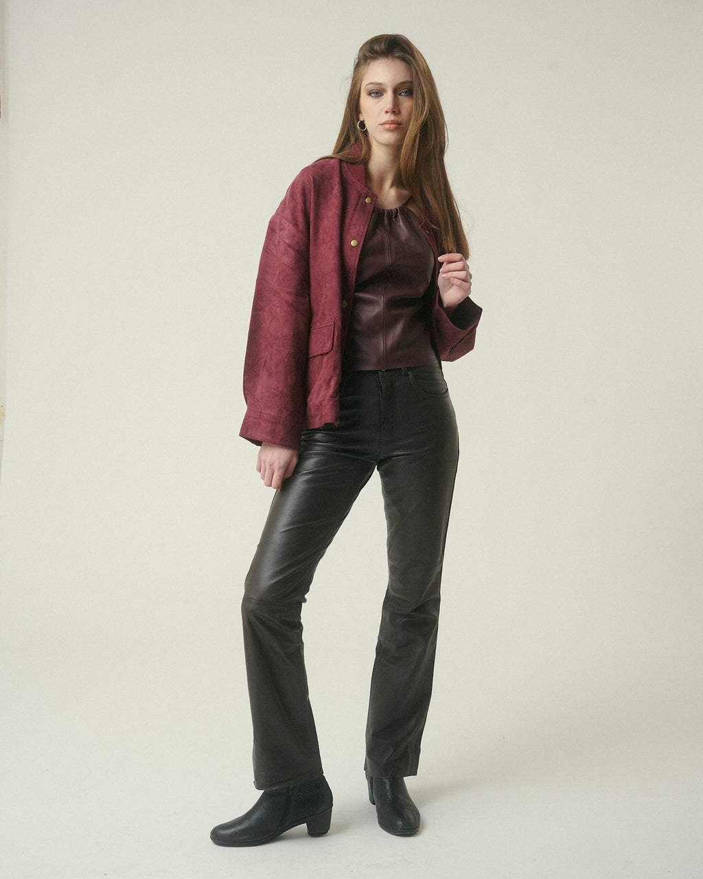 Veste en daim couleur bordeaux – Style sophistiqué et intemporel