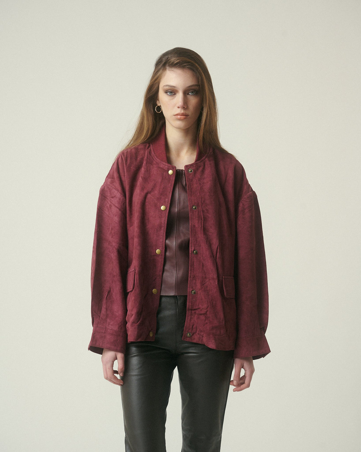 Veste en daim couleur bordeaux – Style sophistiqué et intemporel