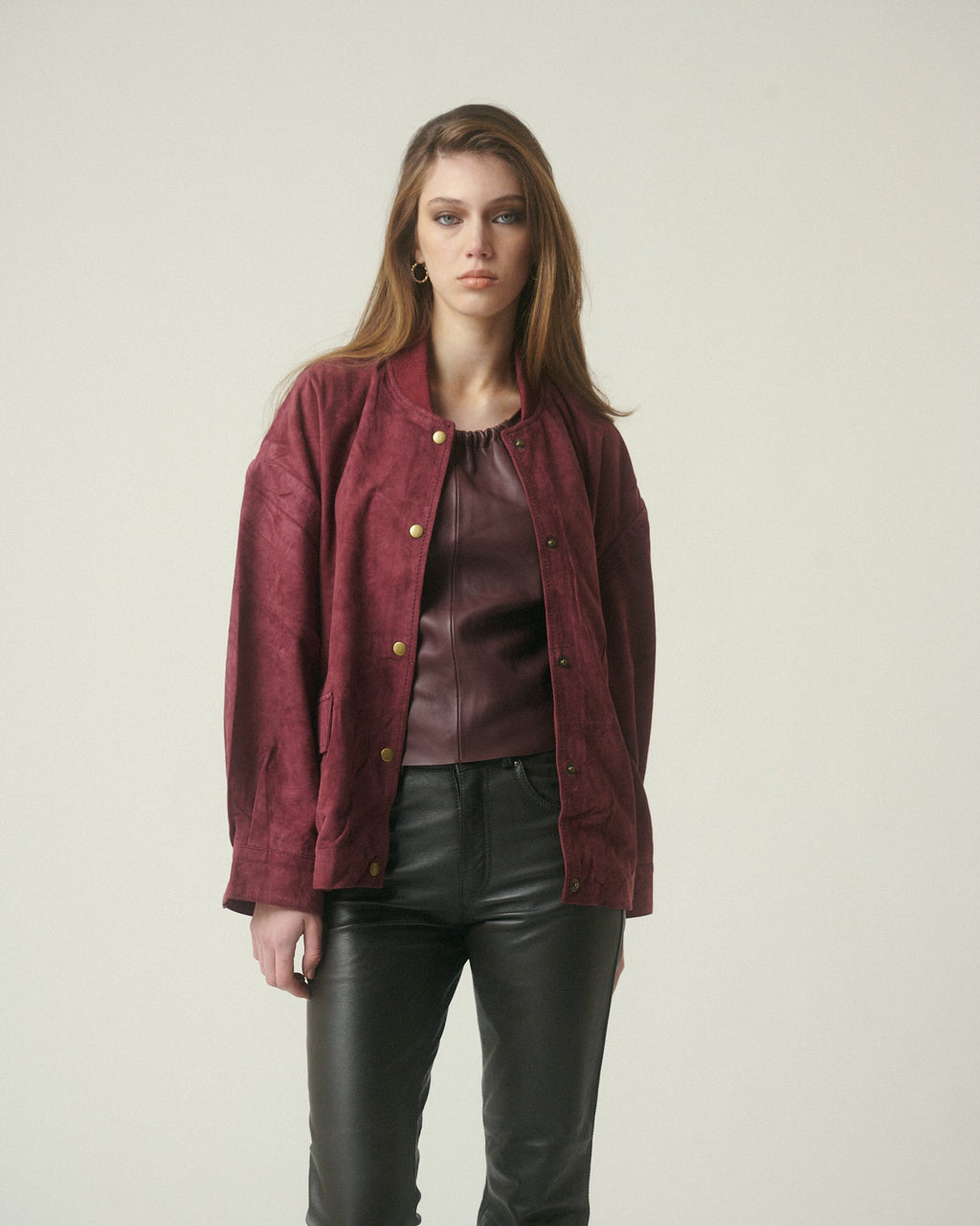 Veste en daim couleur bordeaux – Style sophistiqué et intemporel