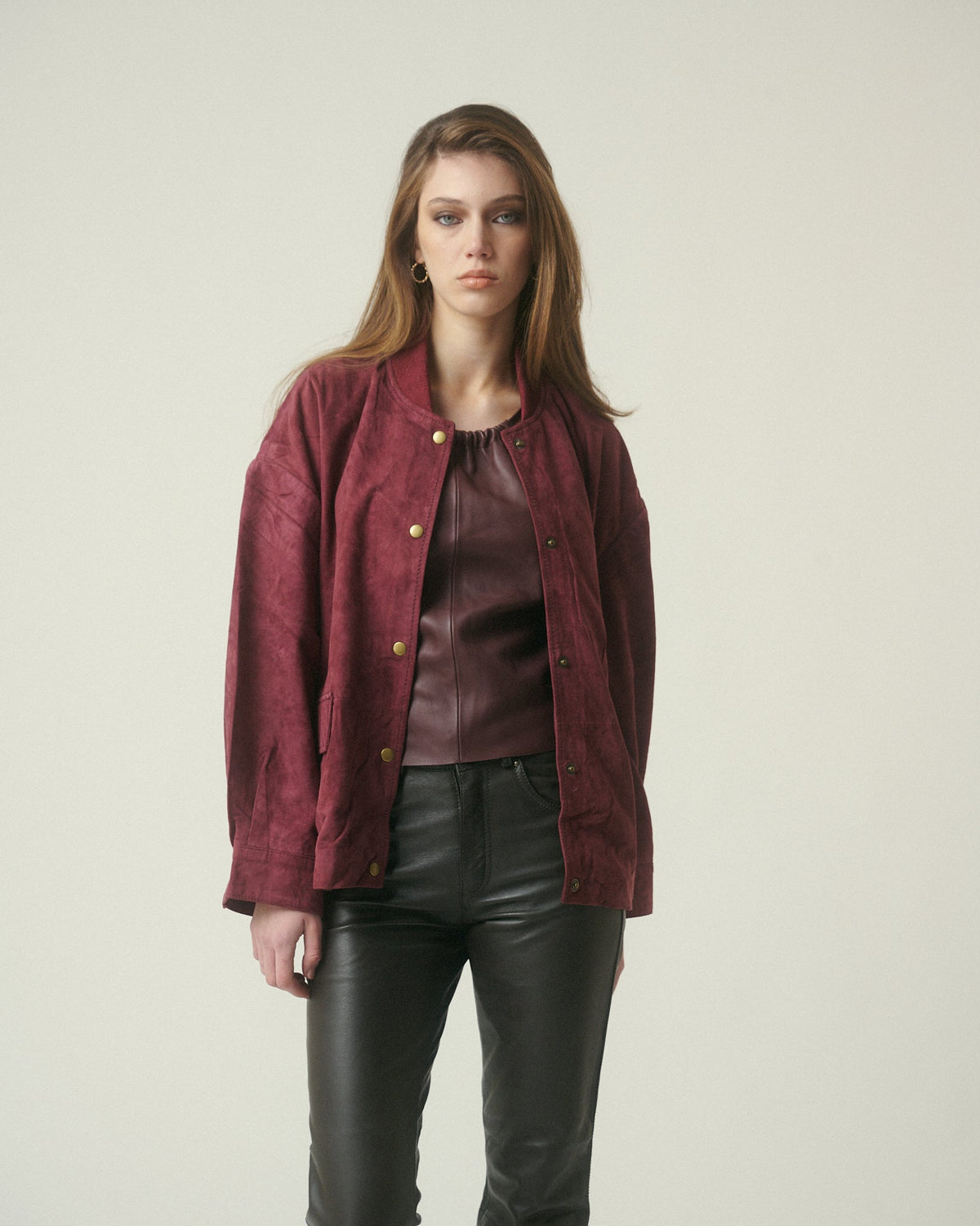 Veste en daim couleur bordeaux – Style sophistiqué et intemporel