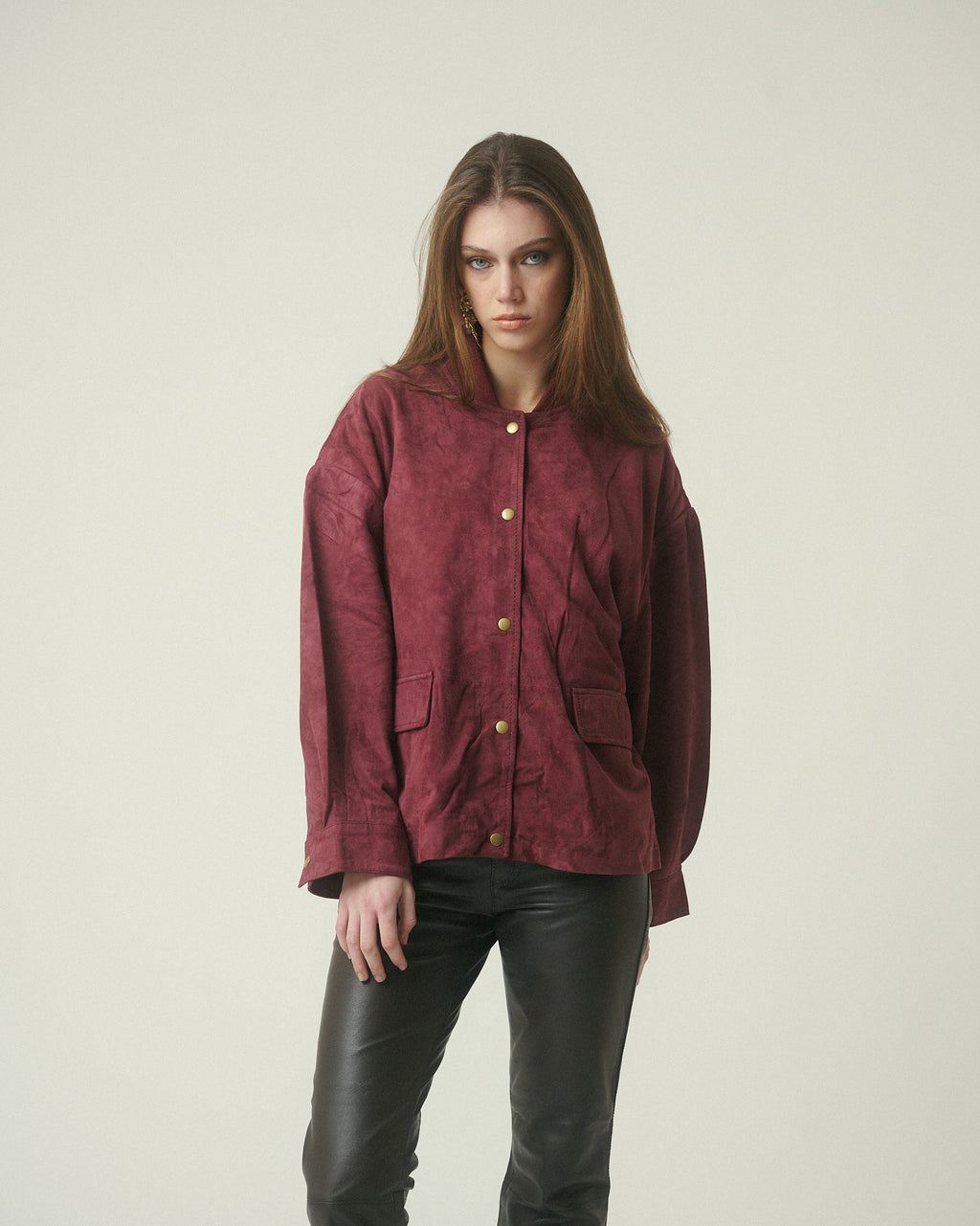 Veste en daim couleur bordeaux – Style sophistiqué et intemporel