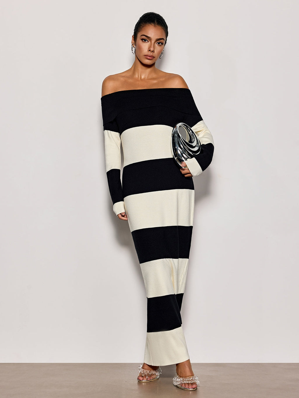 Robe longue en maille rayée à épaules dénudées Katzent
