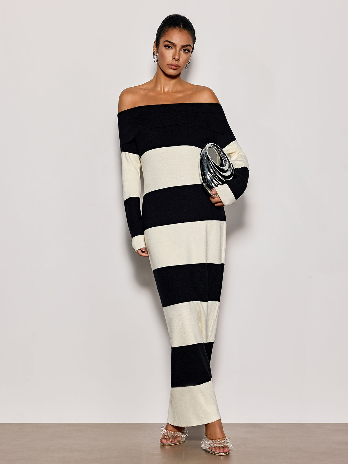 Robe longue en maille rayée à épaules dénudées Katzent