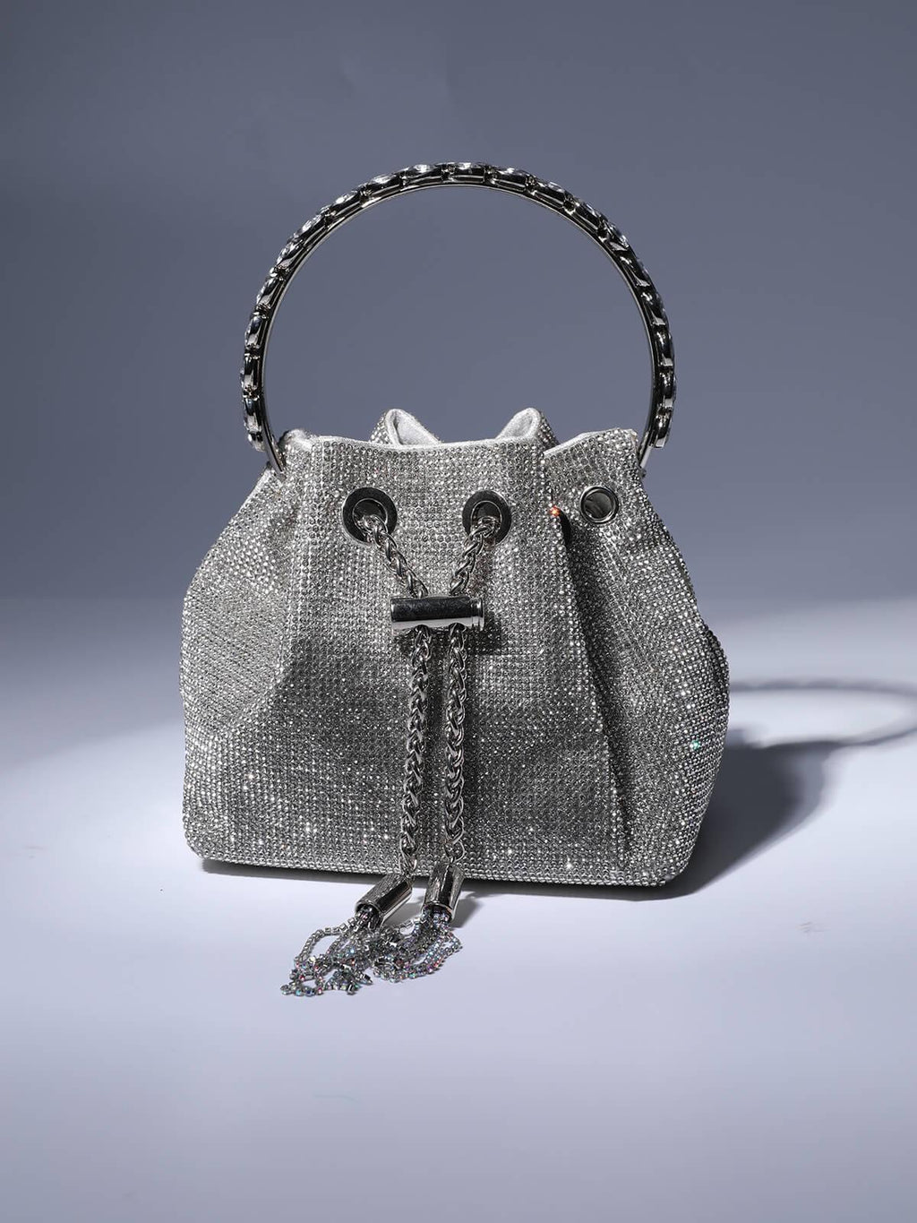 Sac seau Mattea argenté orné de cristaux