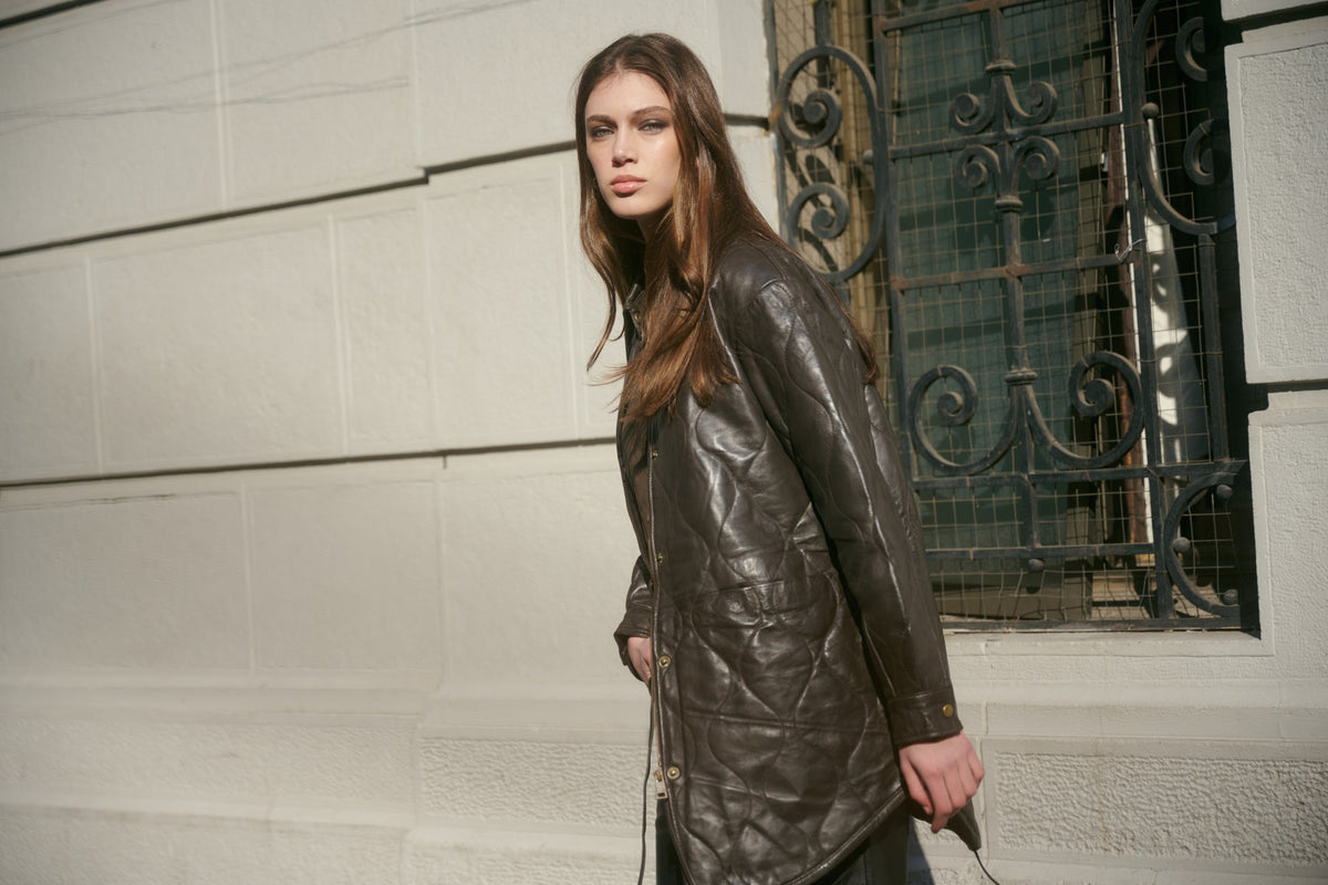 Veste matelassée couleur chocolat Seleziona