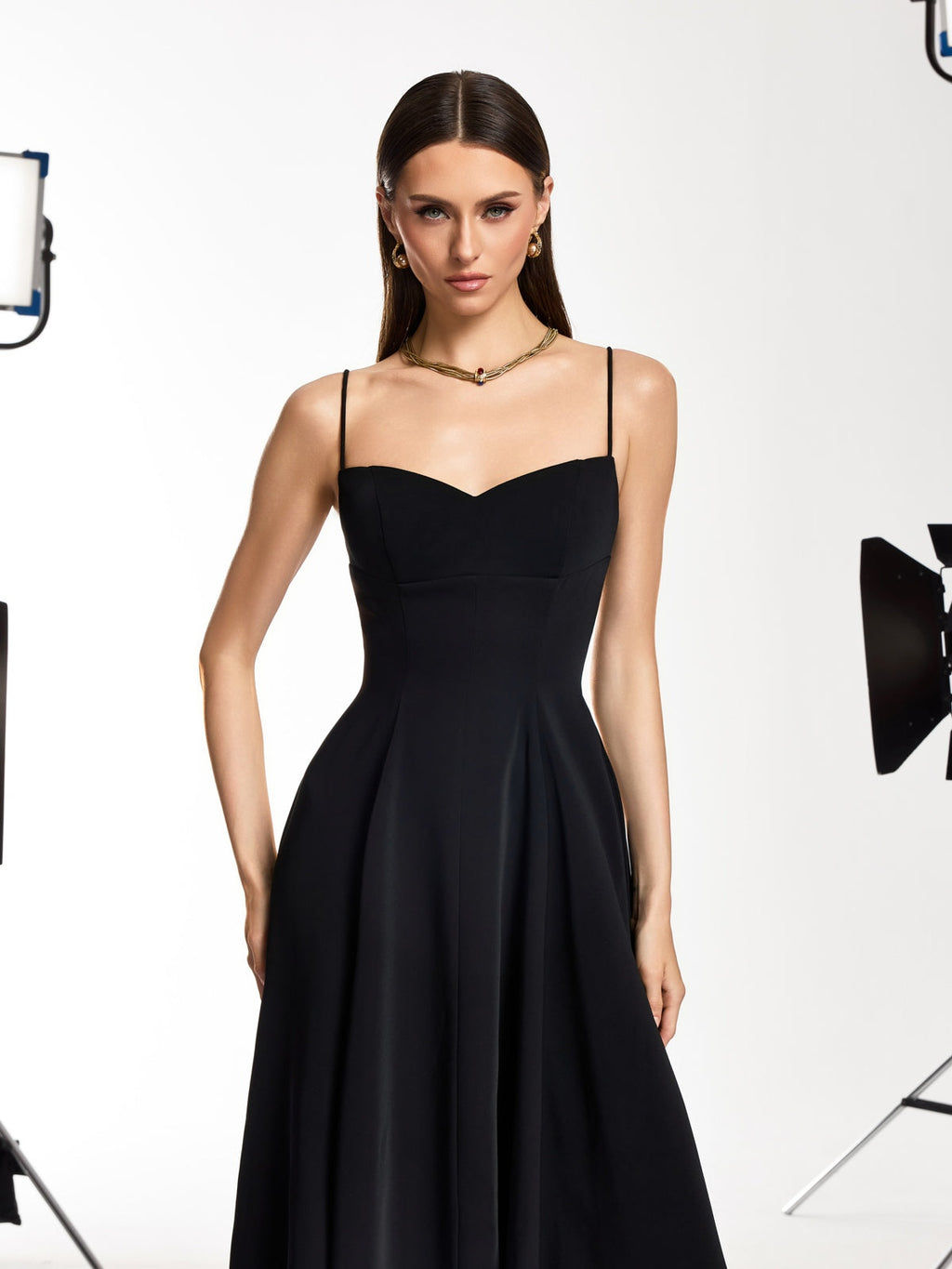 Drynex Robe midi rouge élégante évasée à fines bretelles spaghetti