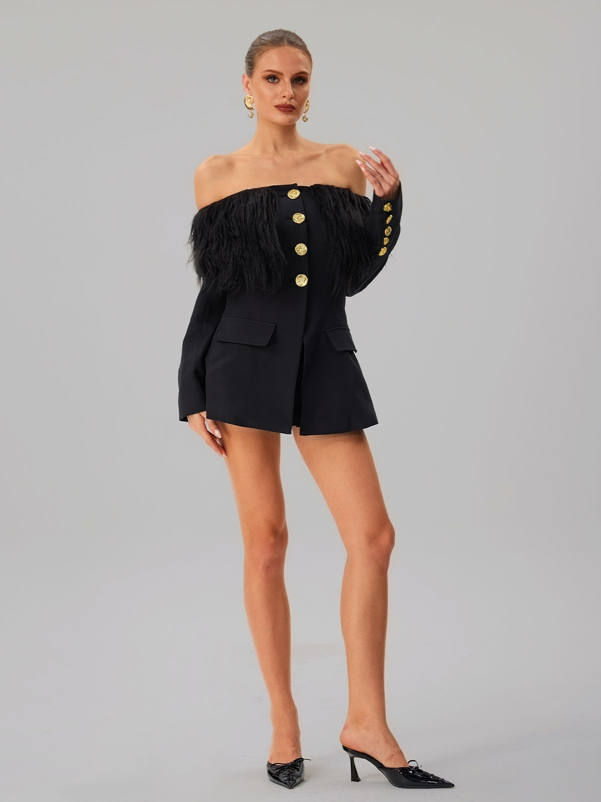 Blazer chic Vazzar à épaules dénudées et à franges – veste au style affirmé