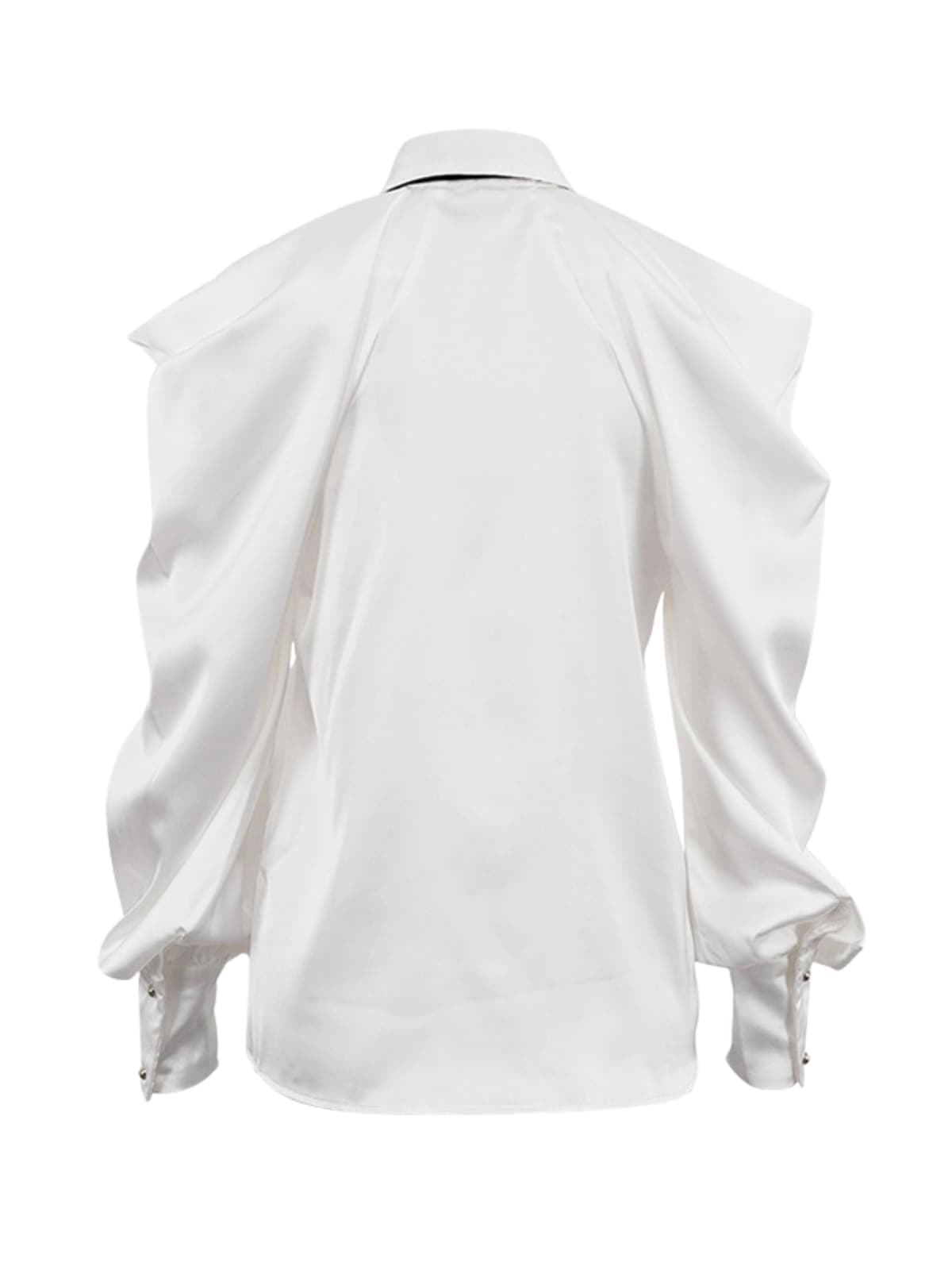 Chemise satinée Yvara avec col plissé élégant et détail à nouer