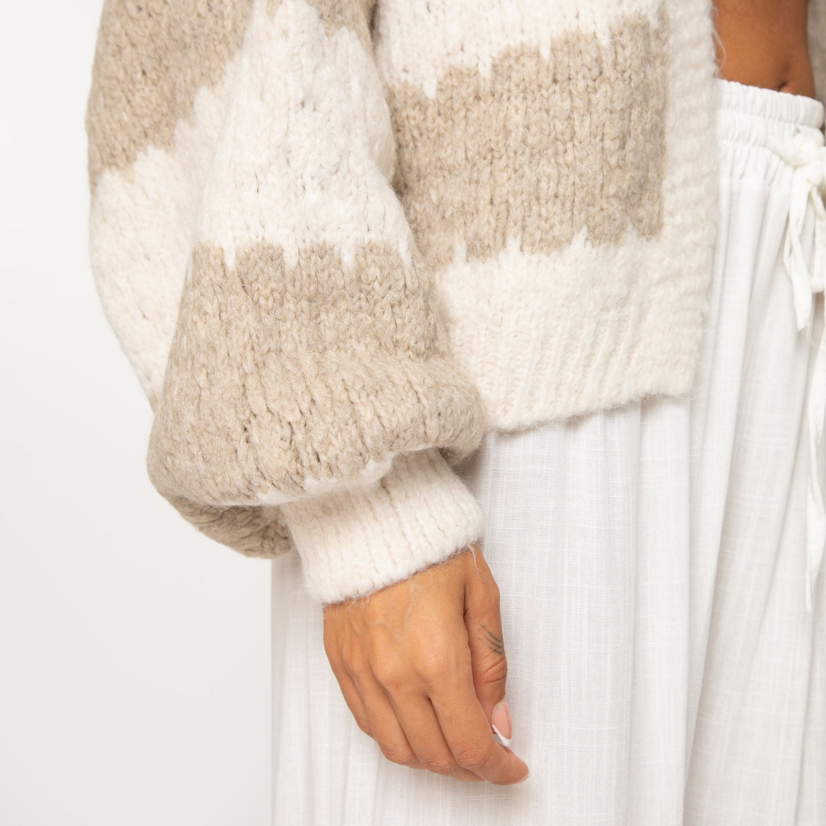 Cardigan oversize à rayures audacieuses