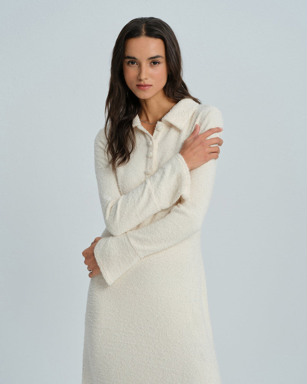 Robe midi couleur abricot à col et manches évasées