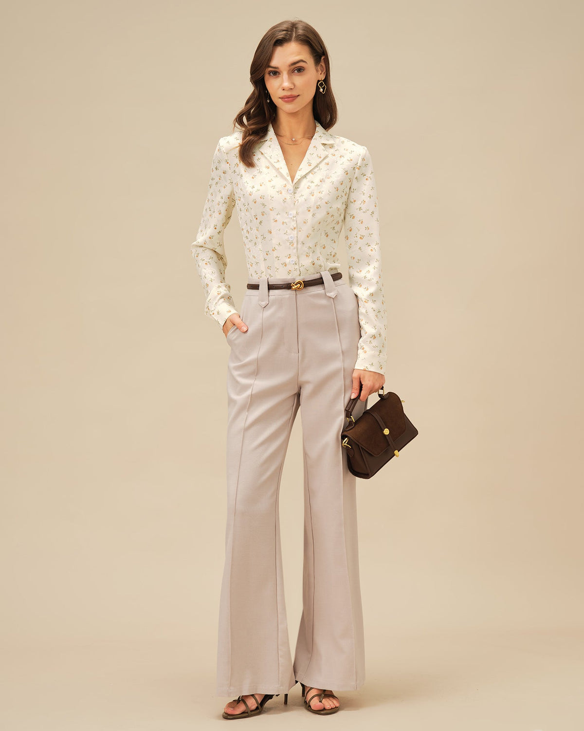 Blouse à col fleuri couleur abricot