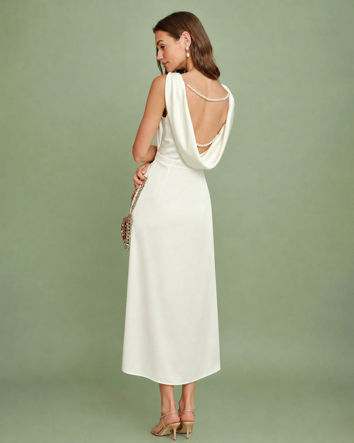 Robe Mi-Longue en Satin Perlé Abricot Col Bateau